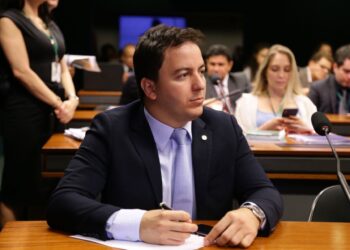 Célio cobrou ministérios da Educação e Economia a reposição de verbas para universidades do Ceará