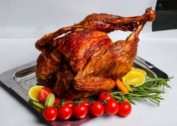 Supermercado Pinheiro lança encomenda de aves natalinas para atender confraternizações