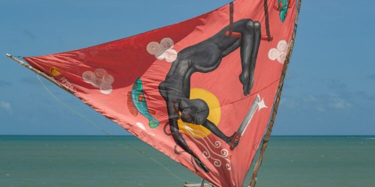 Muita arte, cor e regata na Praia do Pecém neste domingo (17)
