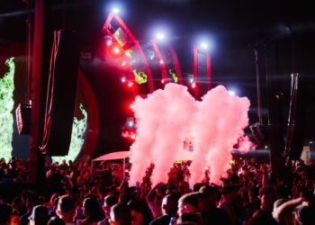 Festa Intro agita o público em Fortaleza com 12 horas ininterruptas de música eletrônica