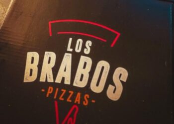 Pizzaria Los Brabos realiza ação de Natal com moradores em situação de rua