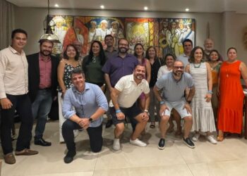 Com recepção de Victor Costa, Porto das Dunas Praia Hotel promove experiência de charme a figuras importantes do turismo