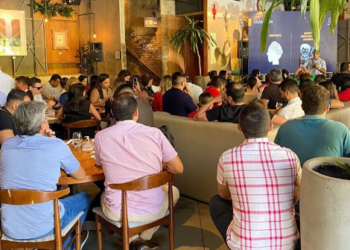 CDL Jovem Fortaleza recebe o empresário Carlos Fortes em seu primeiro ”Almoço Empresarial” do ano