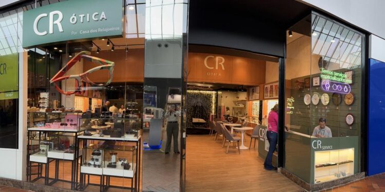 Casa dos Relojoeiros inaugura na quarta (25) a nova loja conceito CR Ótica no Iguatemi Bosque 