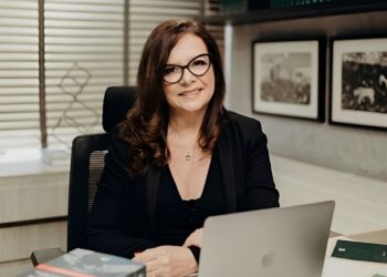 Advogada Joyceane Bezerra é a única mulher indicada na lista tríplice para cargo efetivo no TRE-CE