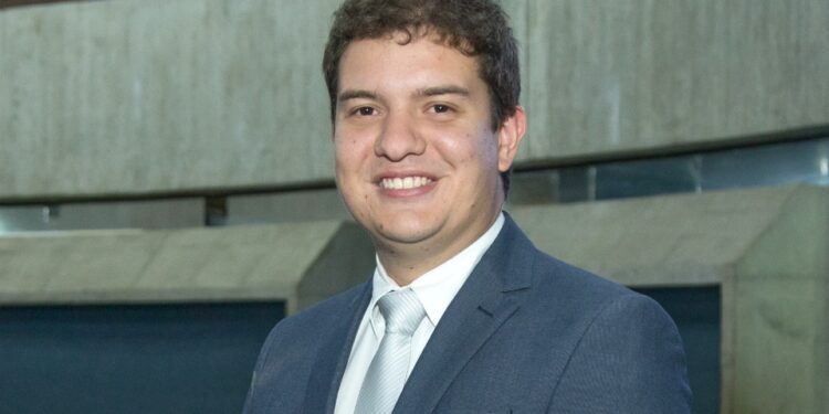 CDL Jovem Fortaleza diploma novo presidente eleito, Guilherme Colares