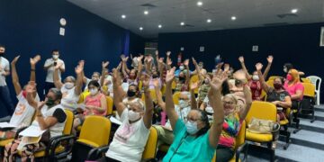 Mais idosos conectados por meio de programa de capacitação gratuita em tecnologia