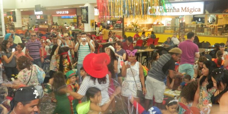Shopping Benfica entra no clima do carnaval com programação especial para toda a família