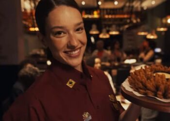 Outback lança campanha musical e incentiva que qualquer ocasião pode ser motivo de comemoração