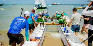 Iate Clube Fortaleza inaugura escola de canoagem com passeios e aulas em canoas havaiana