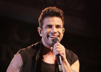 Ávine Vinny lança novo CD  com faixas inéditas e regravações