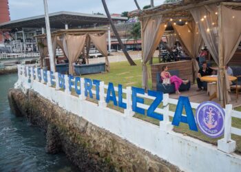 Iate Clube é opção para quem quer saborear uma caranguejada com visão privilegiada para o mar