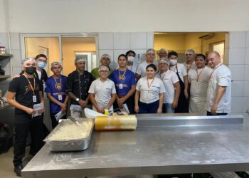 Sushimen do Supermercado Pinheiro participam de treinamento em Fortaleza/CE