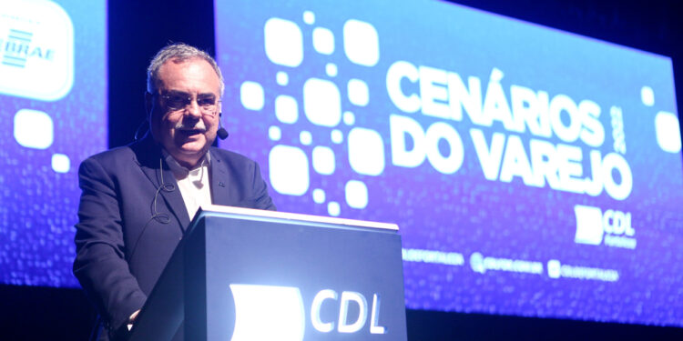Funcionamento do comércio nos feriados de 19 e 25 de março será normal, afirma presidente da CDL de Fortaleza