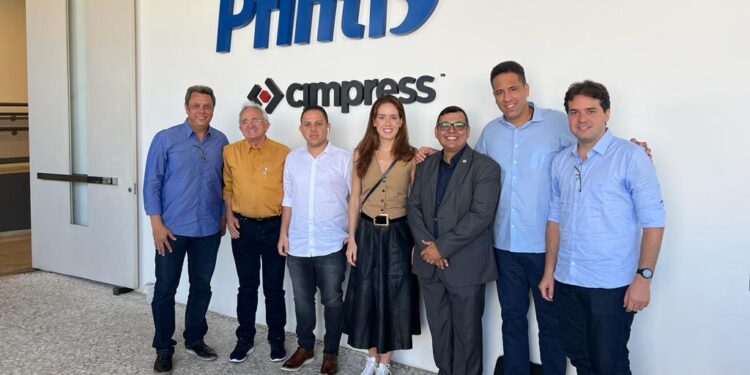 Sindgrafica-CE realiza missão empresarial com associados