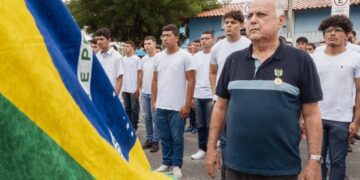 Roberto Pessoa é agraciado com a Medalha do Exército Brasileiro