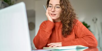  Diversidade: bolsas de estudo em tecnologia só para elas