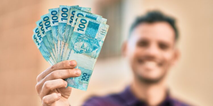 Após ajuste de taxa de juros, operadoras de empréstimo de consignados analisam reação do mercado