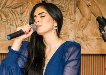 Show em homenagem a Tarcísio Sardinha, lançamento do livro 1979 – O ano que ressignificou a MPB, Paulo Façanha e Roberta Fiuza no final de semana do Cantinho do Frango