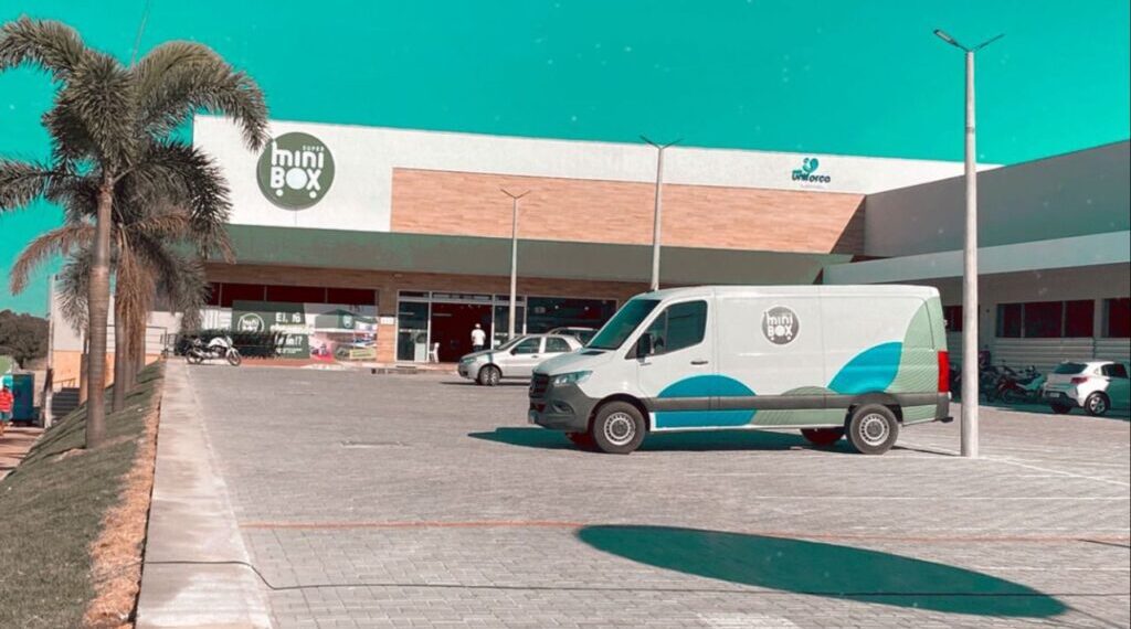 Maior rede de supermercados do Vale do Jaguaribe, Super MiniBox chega a  mais de 800 empregos gerados e prevê expansão com novas operações - Investe  CE