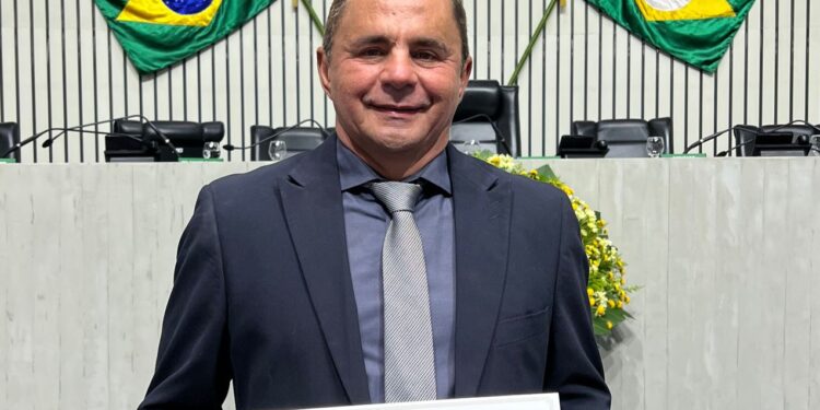 Presidente da ACESU é homenageado em celebração dos 297 anos de Fortaleza