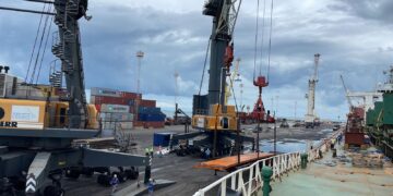 Navio desembarca no Ceará com mais de 41 mil toneladas de produtos importados da China