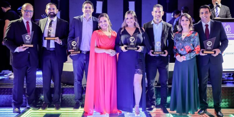 Sindieventos celebra 22 anos de atividades com festa no La Maison em homenagem ao profissional de eventos