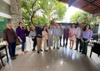 Acesu recebe Geyze Diniz para apresentação do Pacto Contra a Fome