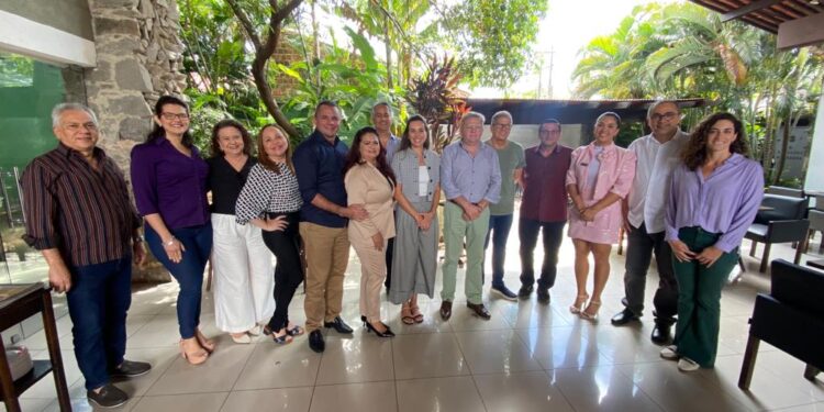 Acesu recebe Geyze Diniz para apresentação do Pacto Contra a Fome