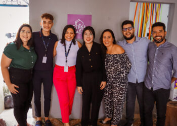 Visando contribuir com a comunidade LGBTQIAPN+, Sou Energy realiza doação de placas solares para casa de acolhimento