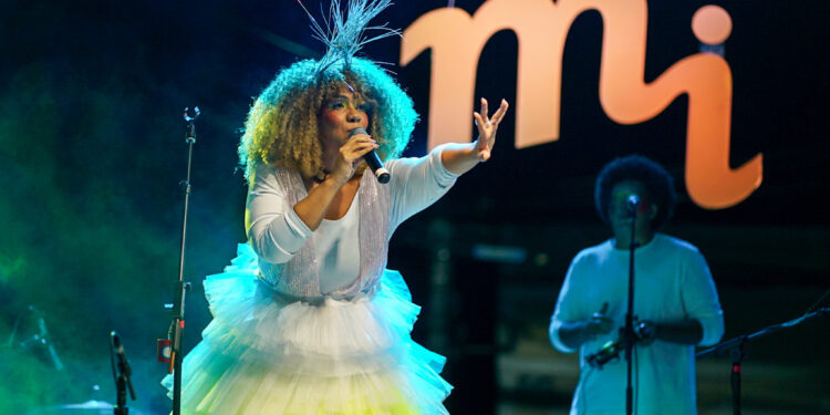 Festival Mi agita a cidade de Viçosa do Ceará com apresentações artísticas para todos os gostos e estilos