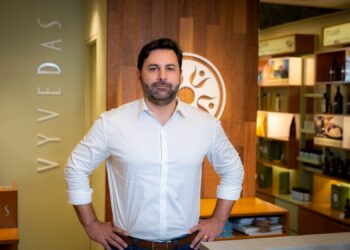 Flora investe em cosméticos naturais com aquisição da Vyvedas