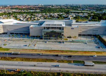 Terrazo Shopping recebe mais de 54 mil visitantes durante o primeiro dia de funcionamento
