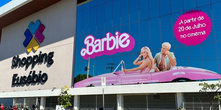Sucesso de público, filme Barbie tem sessões esgotadas no Shopping Eusébio e deve aumentar em 25% fluxo de visitantes no empreendimento