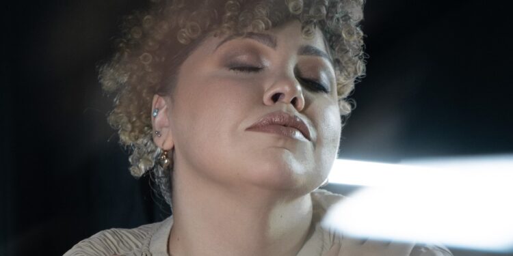 Shoppings RioMar em Fortaleza têm apresentações de humor, samba e jazz neste fim de semana 