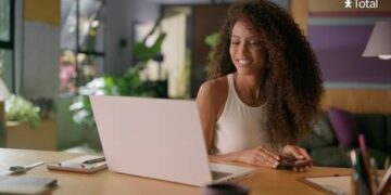 Taís Araujo estreia nova campanha da Vivo como cliente desde sempre