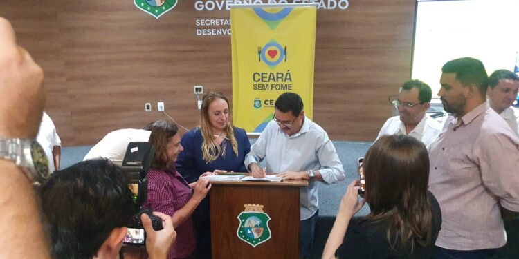 Instituto Compartilha assina Termo de Parceria com o Governo do Estado para execução do programa Ceará Sem Fome