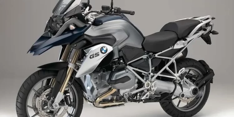 Campanha do Dia dos Pais do Shopping Iguatemi sorteia três motos BMW GS Adventure