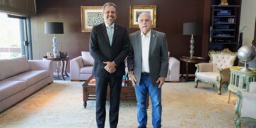 Prefeito Roberto Pessoa se reúne com Governador do Ceará para debater assuntos de interesse de Maracanaú 