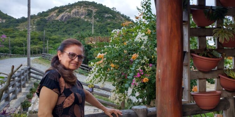 Simone Beserra lança seu novo livro na Assembleia Legislativa