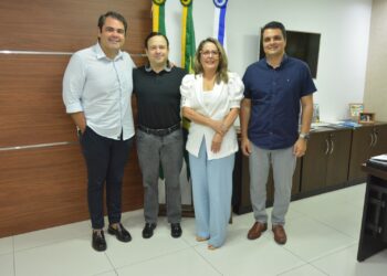 Presidente da Câmara reúne-se com Igor Queiroz para debater educação e transformação da juventude