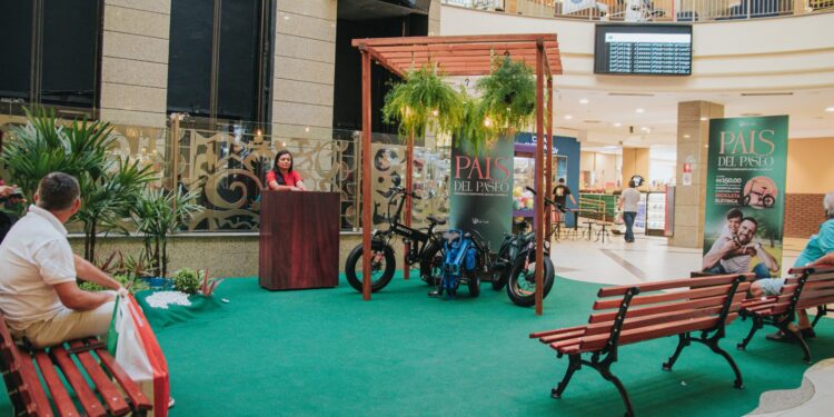 Shopping Del Paseo exalta a figura dos pais neste mês de agosto em campanha promocional