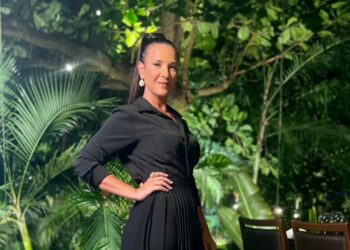 Empreendedorismo feminino e etarismo: comunicadora Lídia Oliveira fala sobre criação do próprio negócio aos 50+