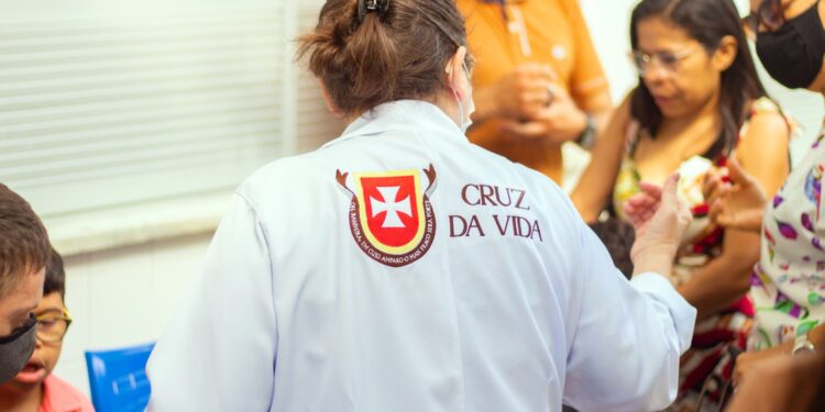 Cruz da Vida promove atendimentos médicos gratuitos em Fortaleza