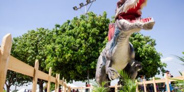 Shopping Iguatemi Bosque recebe exposição “Mundo Jurássico”, com réplicas de dinossauros em tamanho real
