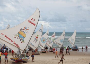 26ª Regata de Jangadas da Caponga exalta a cultura do jangadeiro