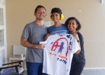 Skyler Lifewear realiza visita com pais e filhos à Associação Fortaleza Azul