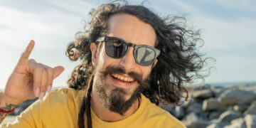 CANTOR E COMPOSITOR “SOU JUAN” LANÇA SEU PRIMEIRO ÁLBUM, “ALMA LIVRE”