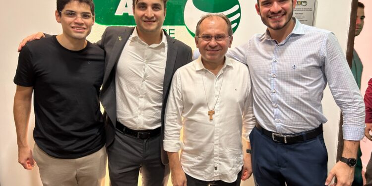 Diretoria da Associação de Jovens Empresários de Fortaleza (AJE) inaugurou nova sede em momento de expansão