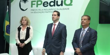 FPeduQ realiza café da manhã para debater os impactos da Reforma Tributária na Educação